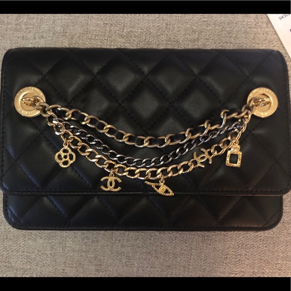 SOLD tradesy Chanel 2019 Egyptian Amulets Mini bag - Picture 2 of 8